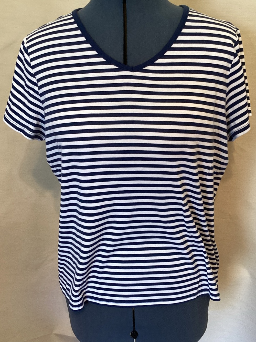 Croft & Barrow Navy and White Striped V‑Neck Short Sleeve Top